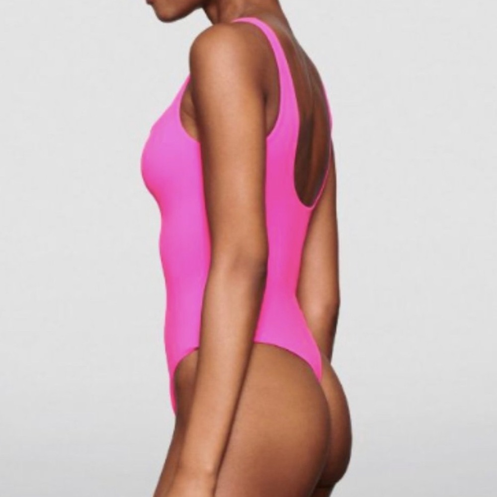 NWT skims neon orchid bodysuit d small tank square neck thong pink
